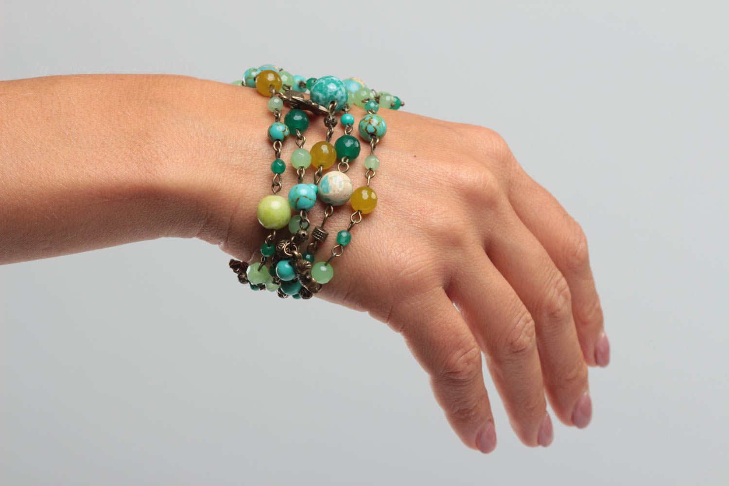 Armband mit Edelsteinen handgemachter Schmuck grell schön Schmuck für Frauen  foto 5