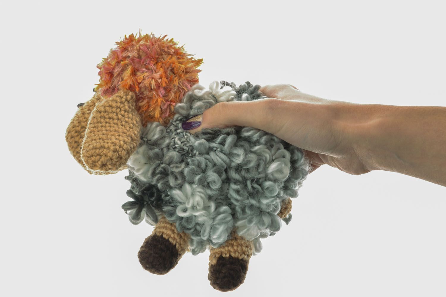 Giocattolo a maglia fatto a mano pupazzo morbido a forma di pecorella da bambini foto 5