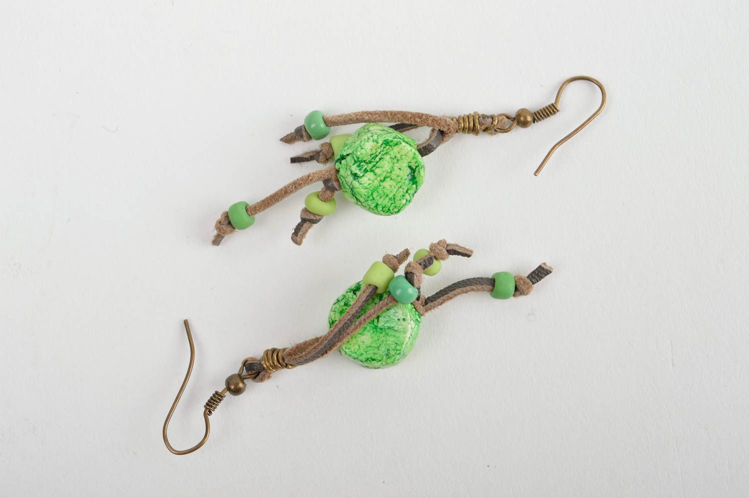 Boucles d'oreilles pendantes Bijou fait main design mode Accessoire femme vert photo 5