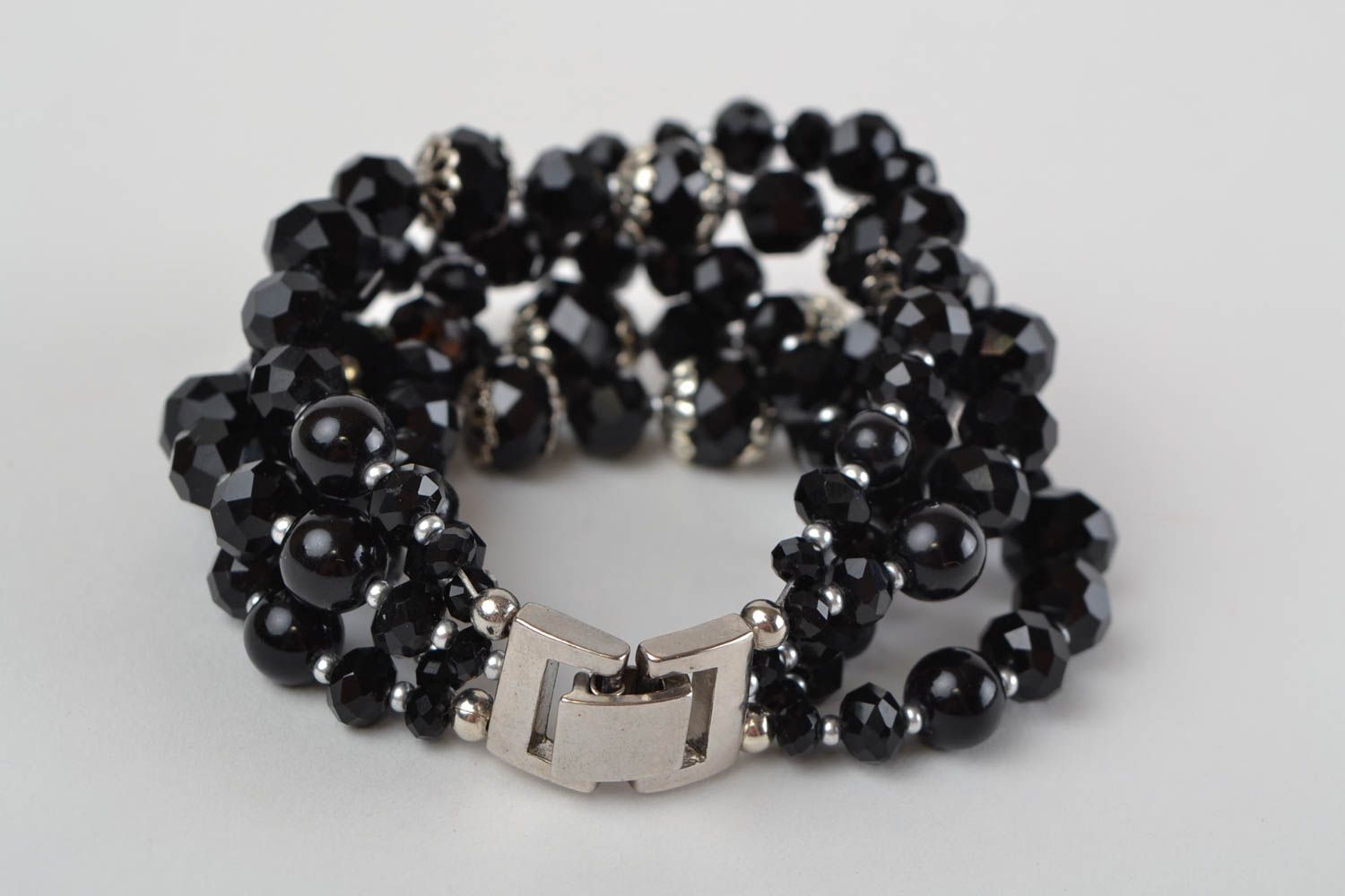 Bracelet multirang en perles noires de verre tchèque fait main large élégant photo 5