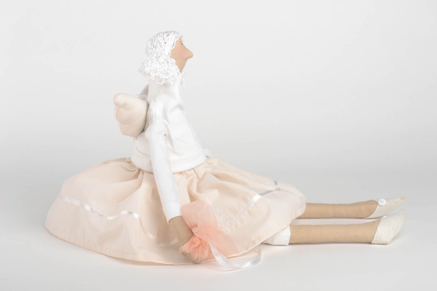 Кукла ручной работы авторская кукла на подставке тряпичная кукла Ангел в белом фото 2