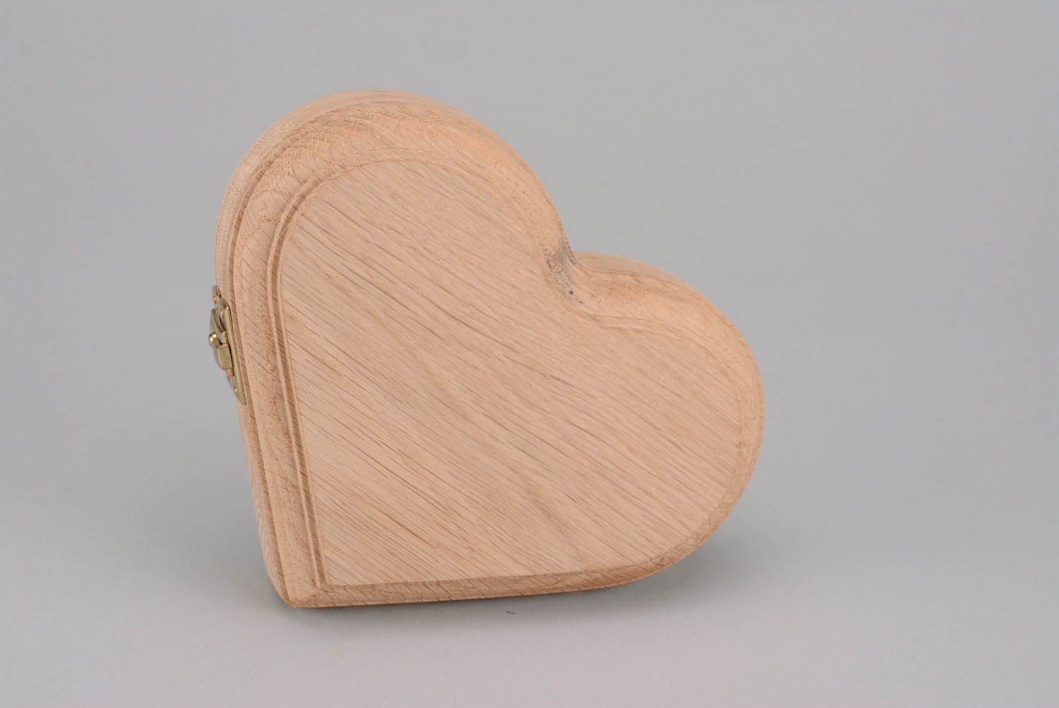 Roh-Holzschatulle in Form des Herzens  foto 1