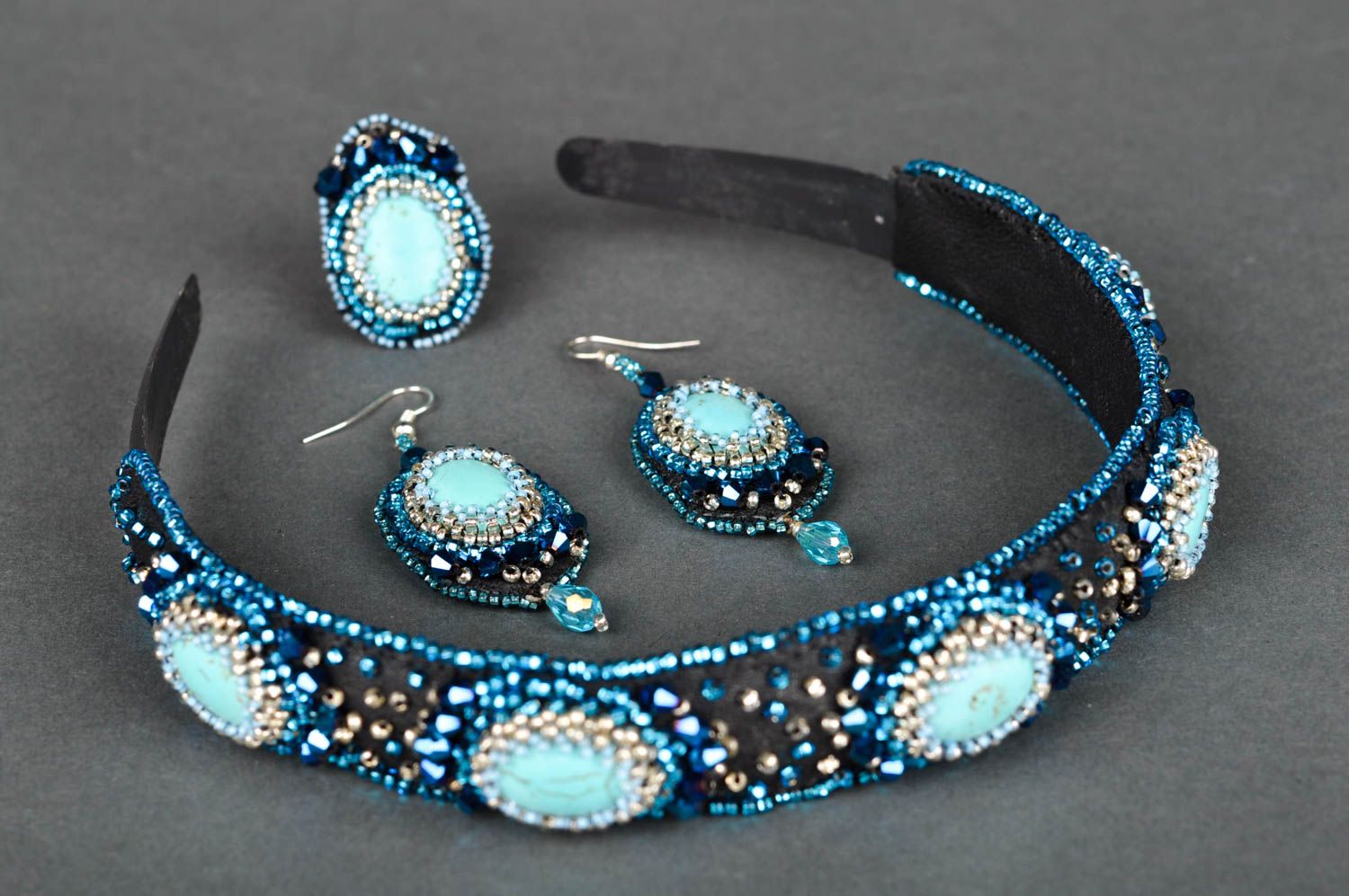 Set de bijoux Bague faite main Serre-tête original Boucles d'oreilles pendantes photo 1