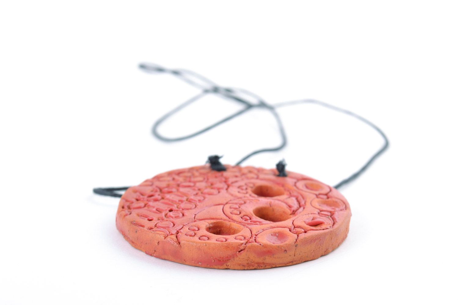 Handmade round painted red clay neck pendant photo 4