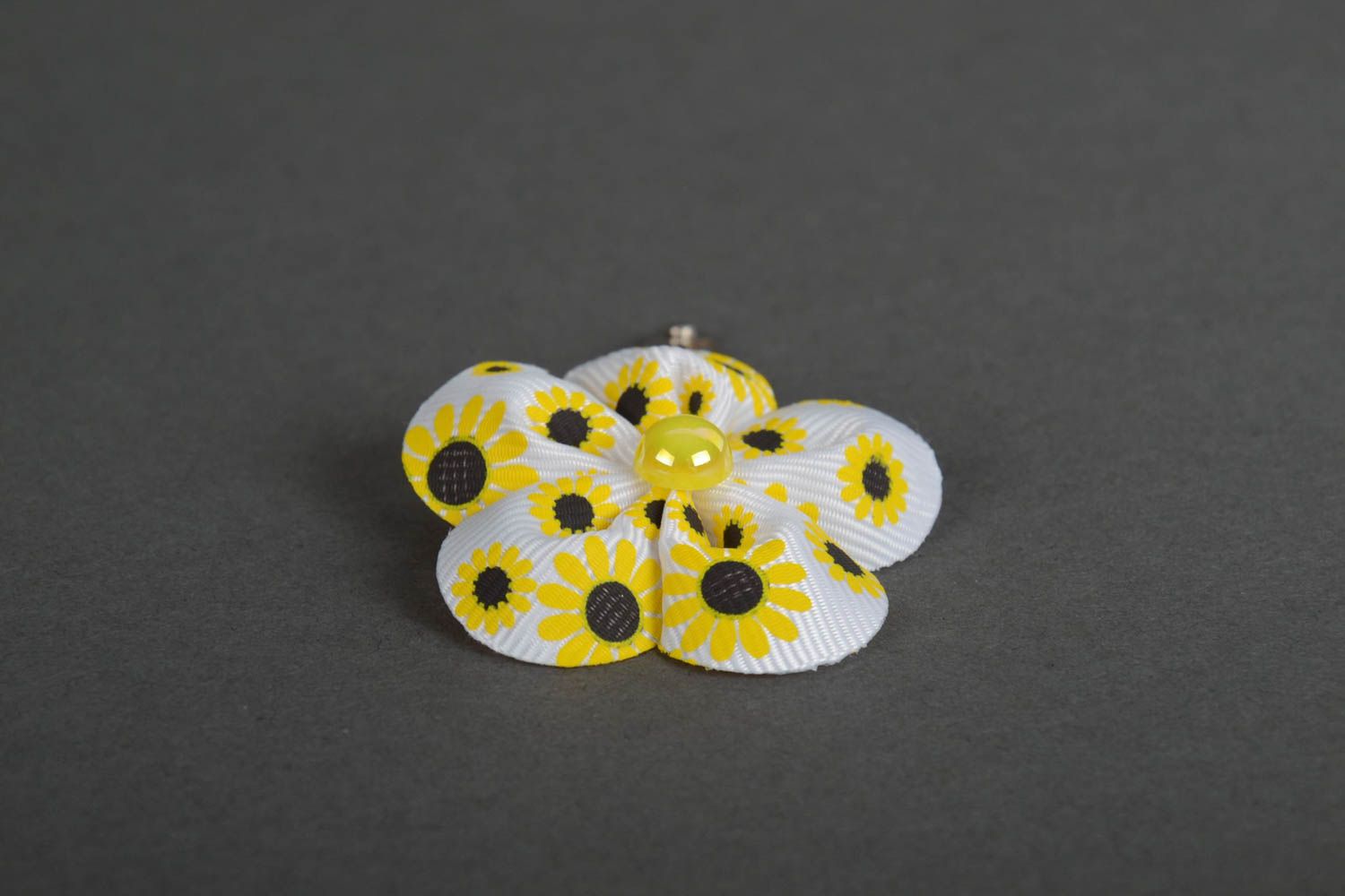 Decorative metal hair clip with small white and yellow ribbon flower with bead  photo 4