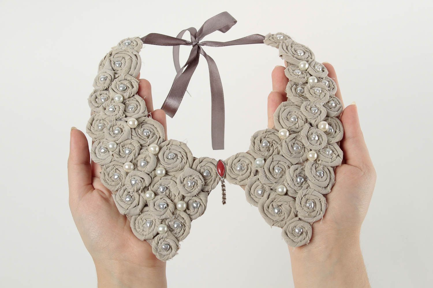 Collar original decorado con cuentas bisuteria artesanal regalo para mujer foto 2