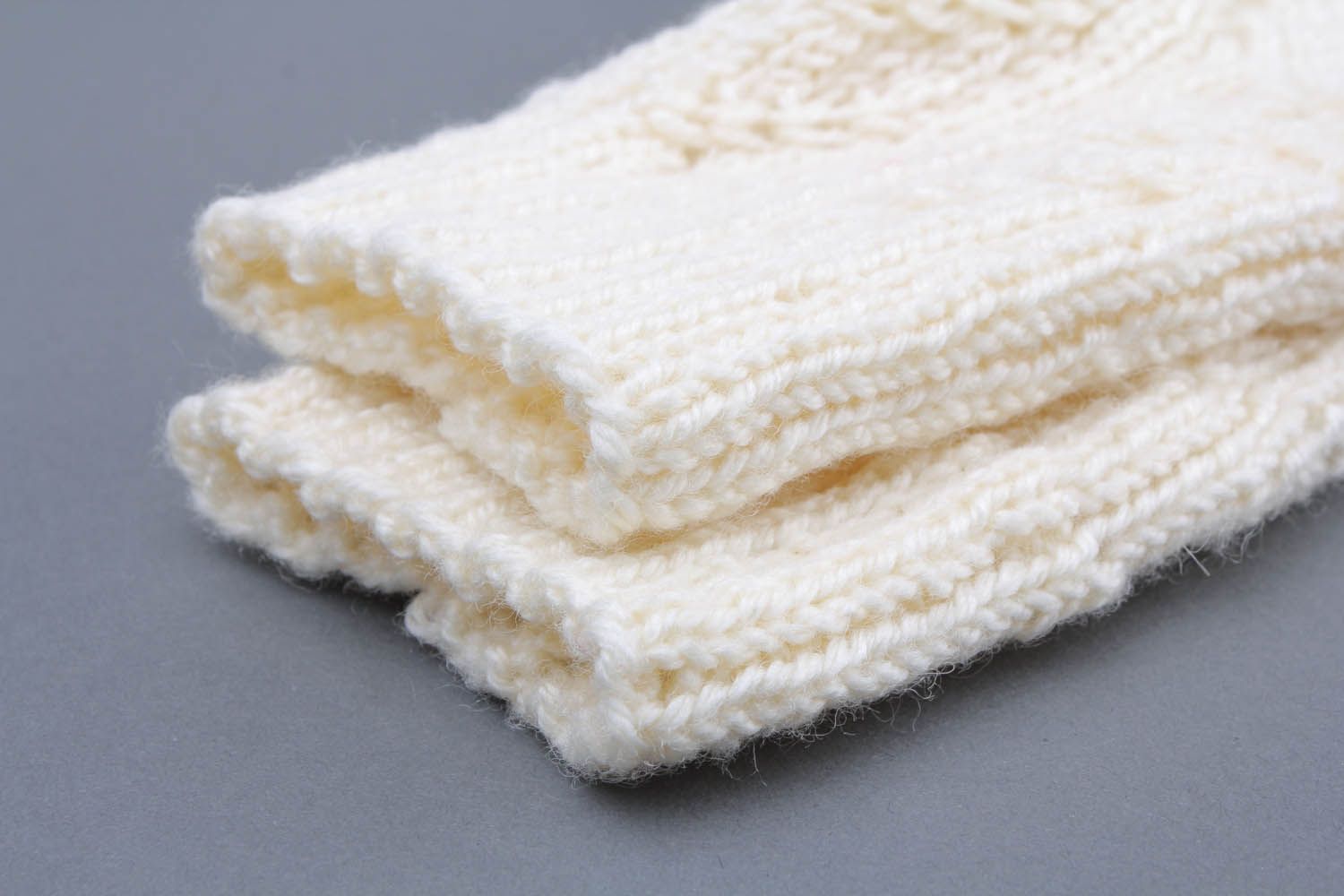 White knitted socks photo 2