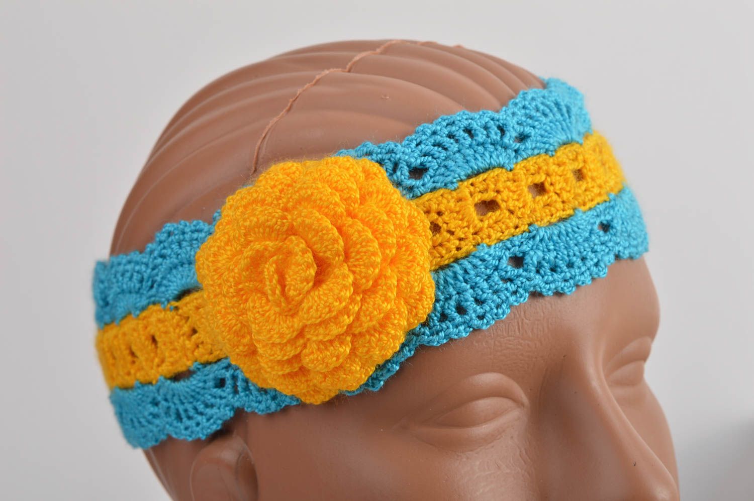 Haarband mit Blumen Handgemachter Schmuck Accessoires für Haare breites Haarband foto 2