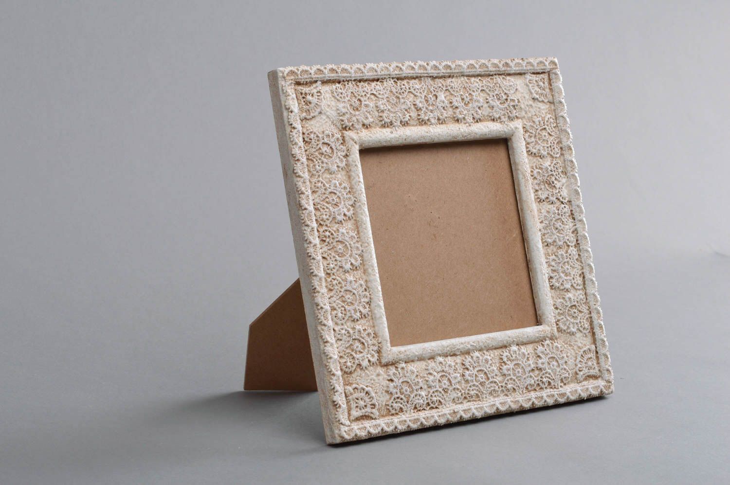 Joli cadre photo en bois avec dentelle carré blanc fait main en serviettage photo 1