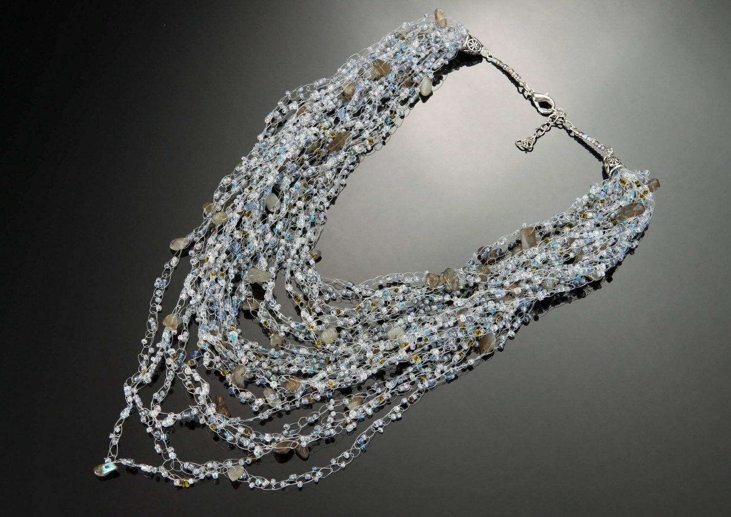 Necklace made of labradorite fragments photo 1