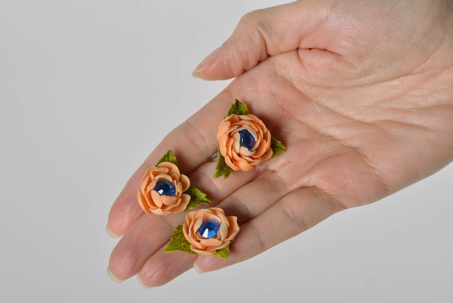 Beautiful women's jewelry set 2 pieces handmade plastic flower ring and earrings photo 3