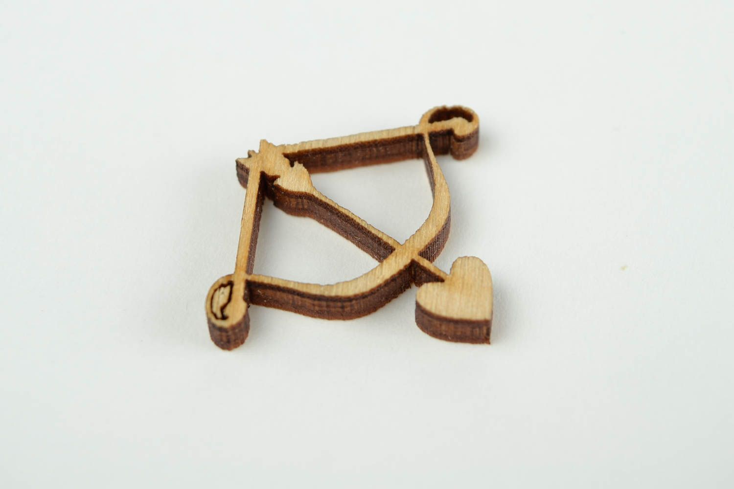 Handmade kleine Figur Haus Deko aus Holz Figur zum Bemalen Bogen mit Pfeil foto 3