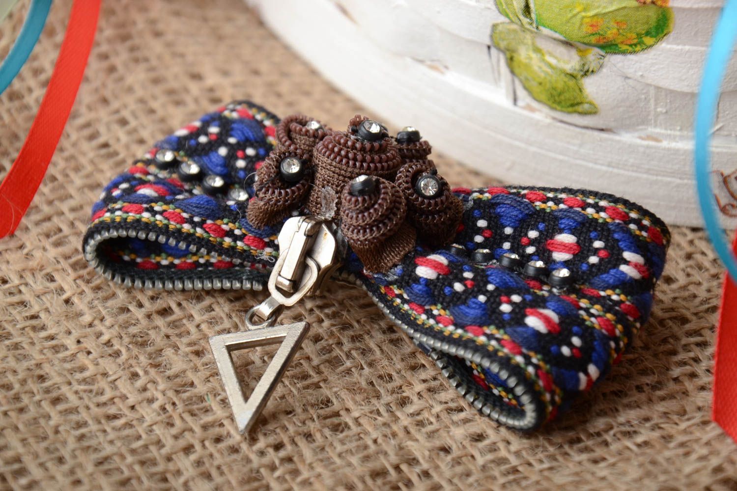 Handmade decorative hair clip with embroidered volume zipper bow with charm  photo 1
