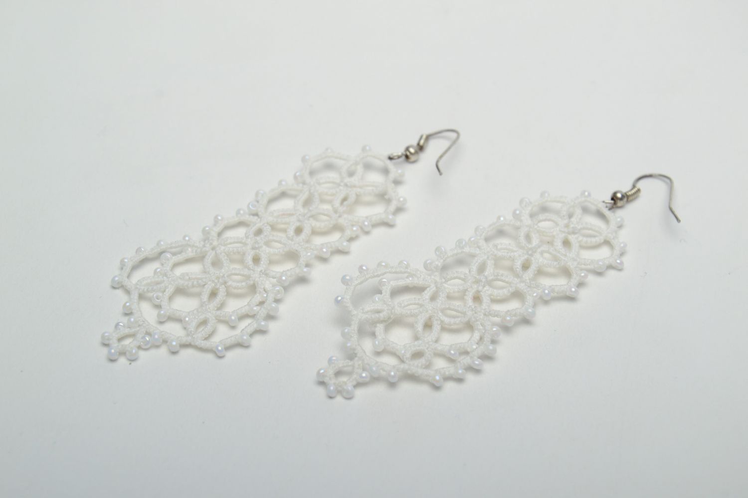 Longues boucles d'oreilles tricotées au crochet frivolité faites main Papillons photo 4