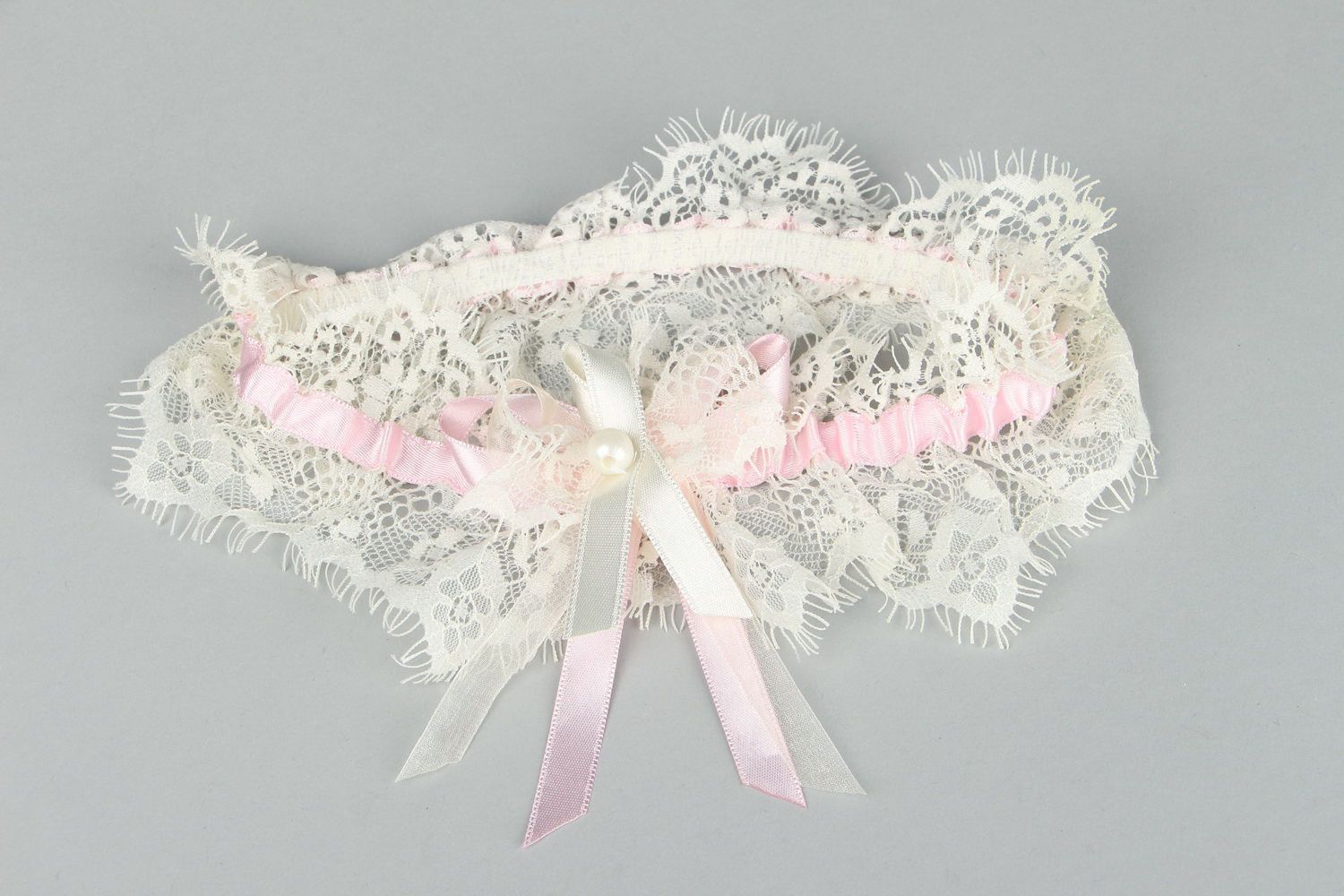 Bridal garter with lace photo 4