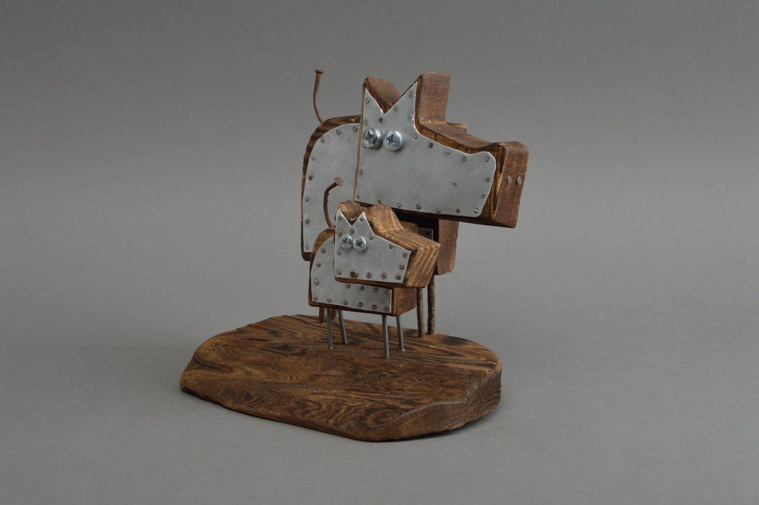 Figurine décorative en bois et métal faite main originale Deux chiens amusants photo 2
