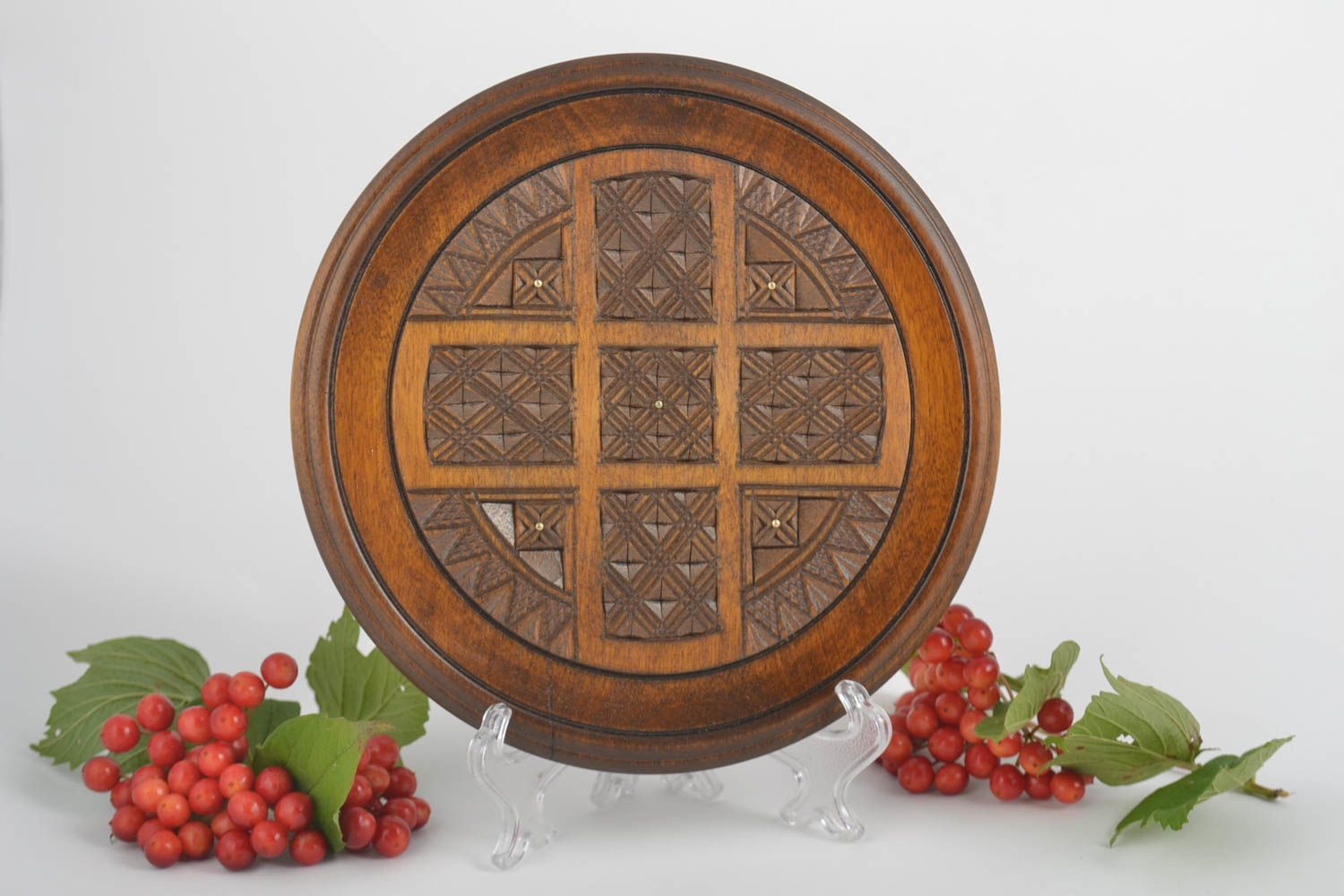 Подарочная тарелка ручной работы деревянная посуда декор на стену в этно стиле фото 1
