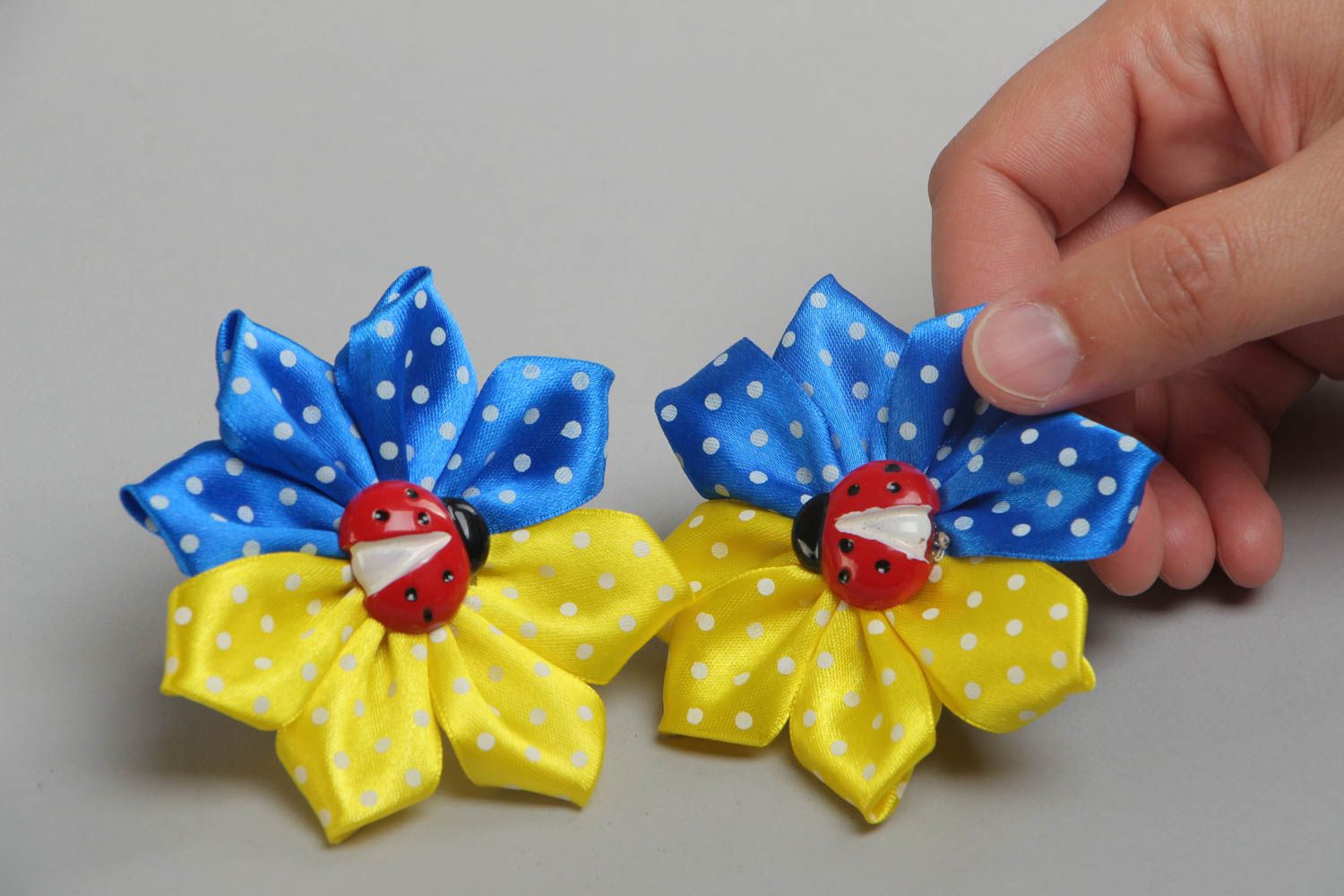 Handmade set of scrunchies made of satin ribbons yellow-blue flowers 2 pieces photo 5