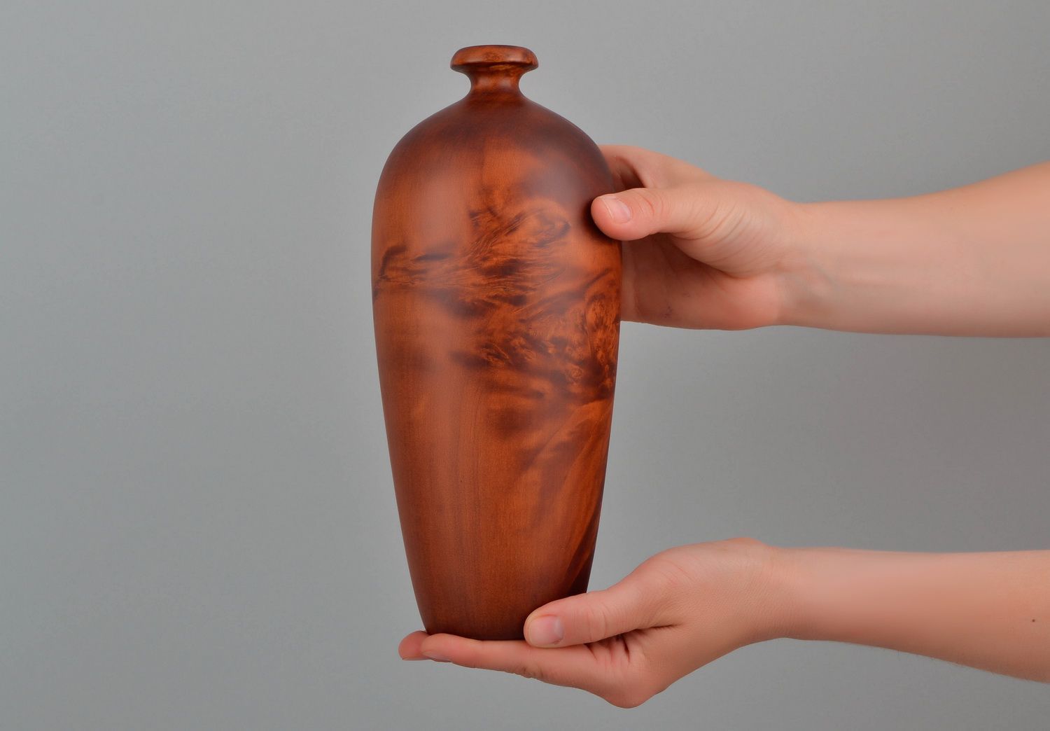 Vaso decorativo de madeira feito à mão foto 4