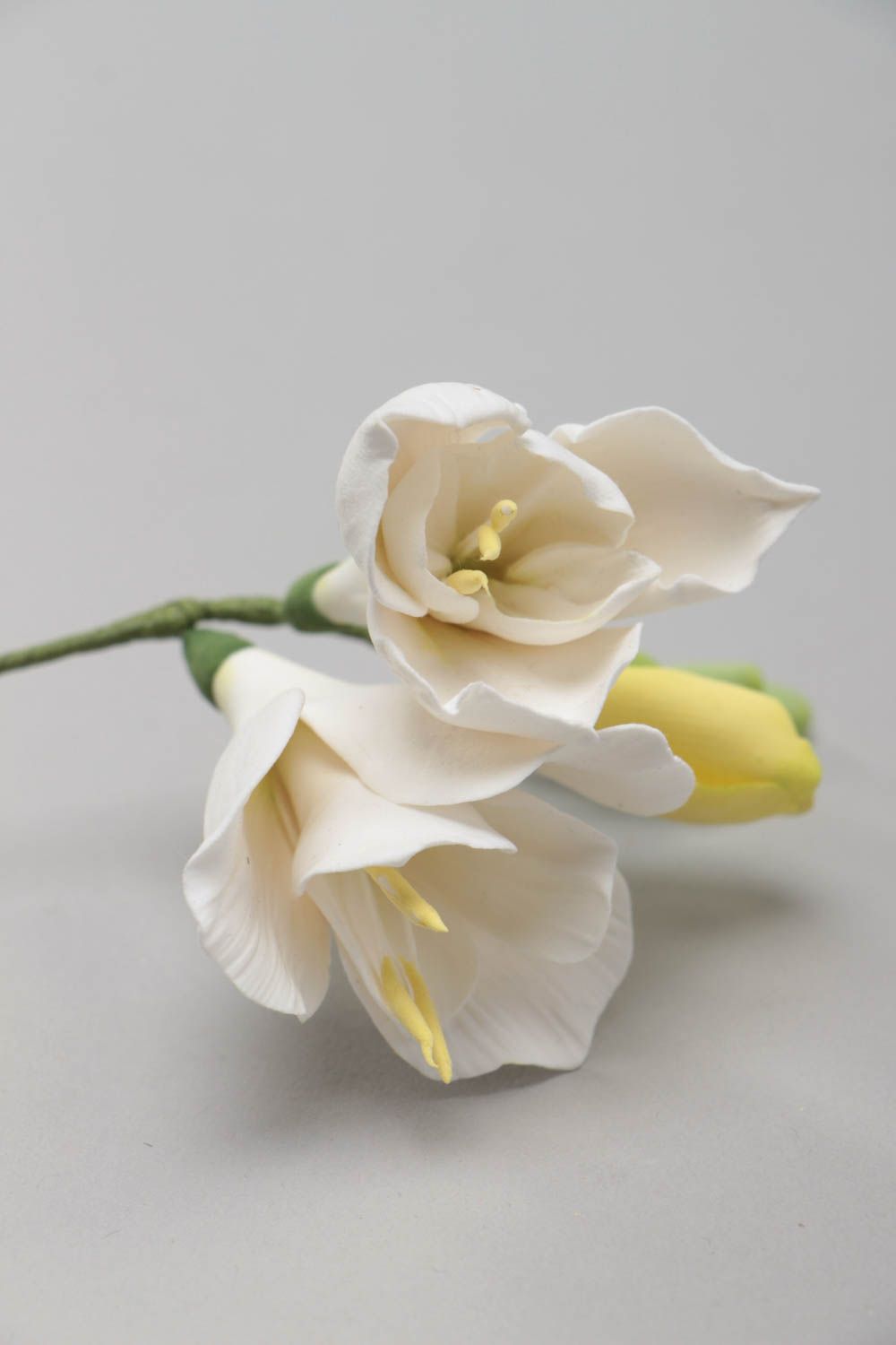 Fleur artificielle freesia blanc en pâte polymère japonaise faite main photo 4