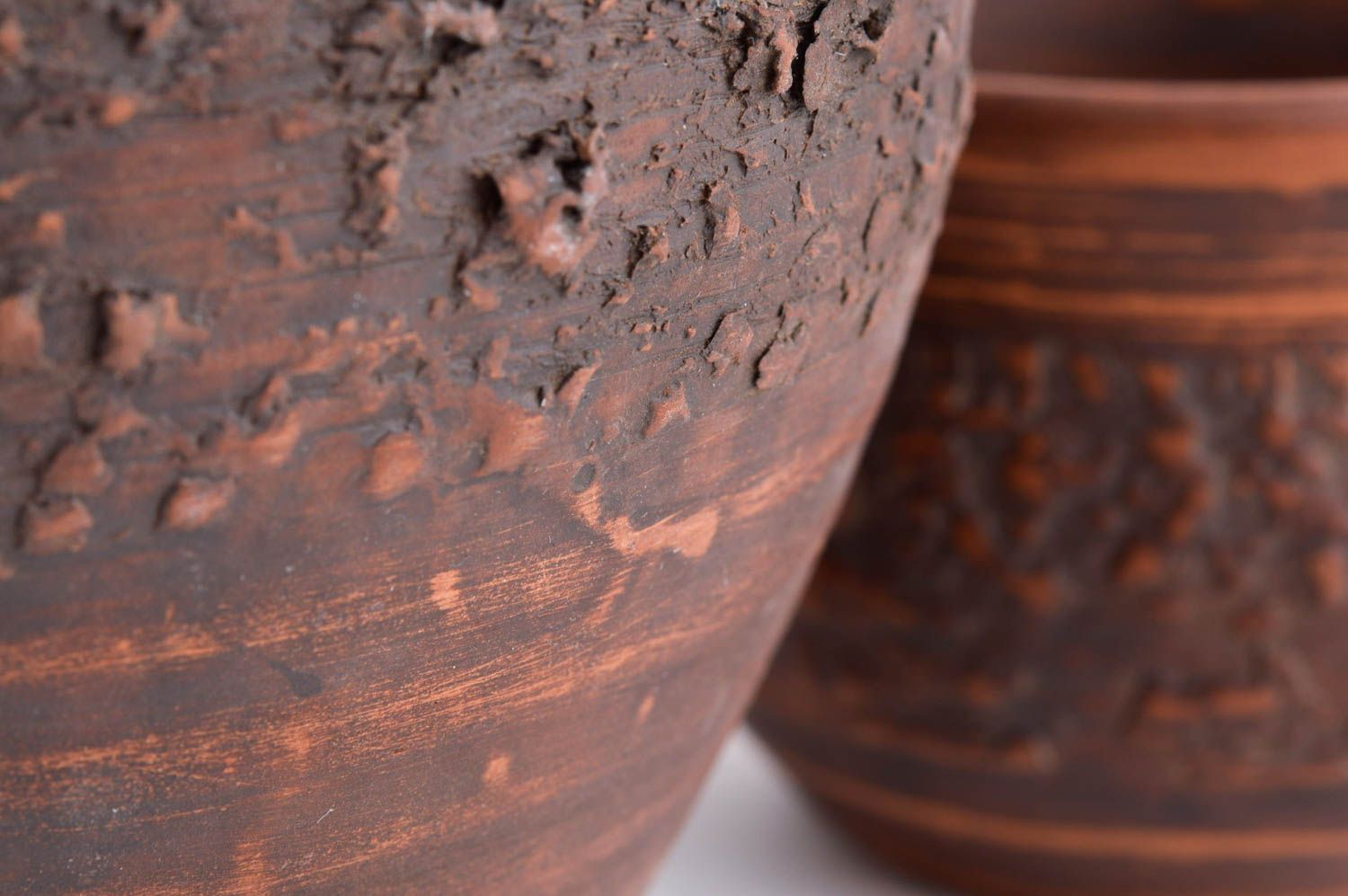 Jarro de cerámica hecho a mano y taza elemento decorativo decoración de cocina  foto 5