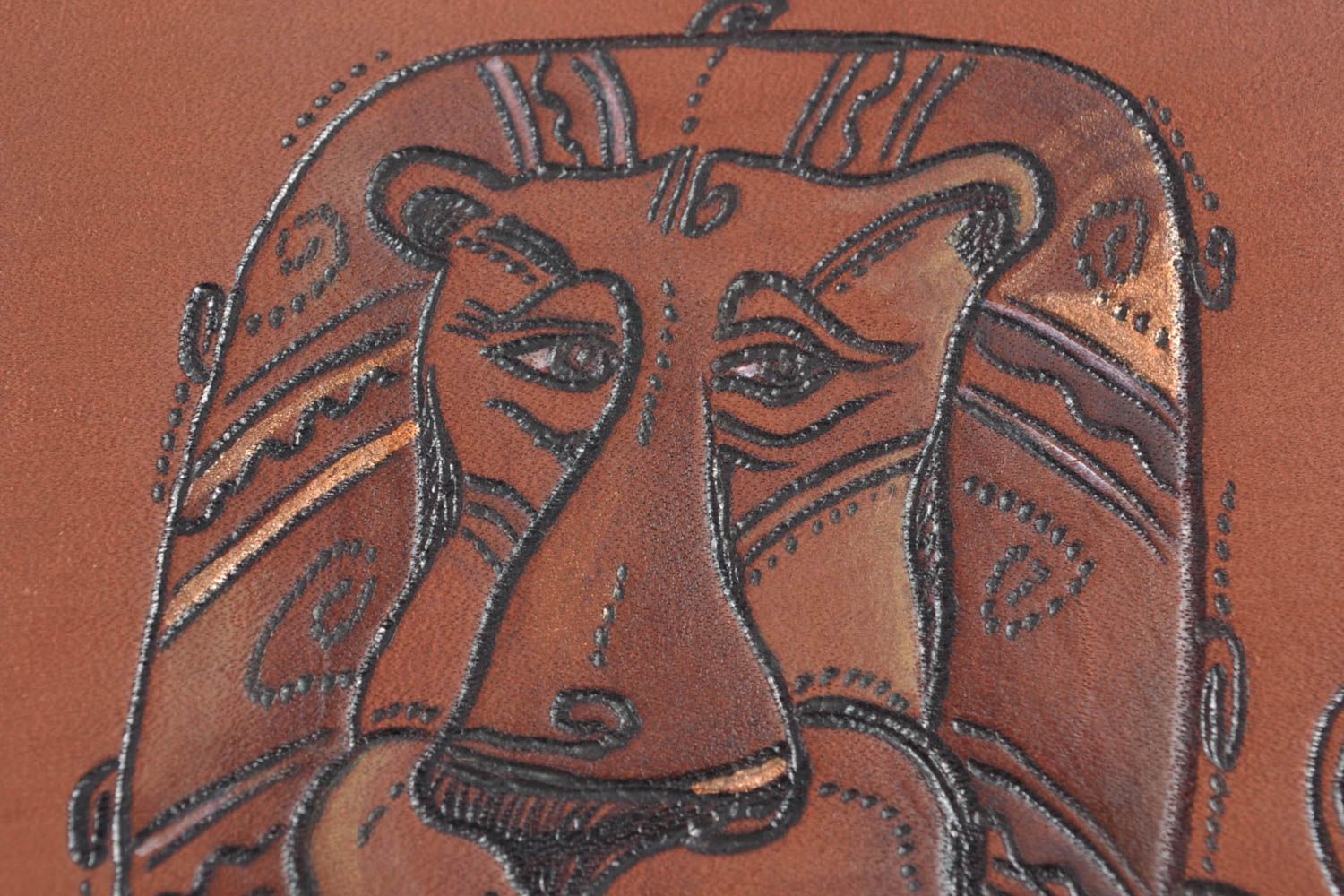 Étui passeport en cuir marron avec dessin fait main design de créateur ethnique photo 5