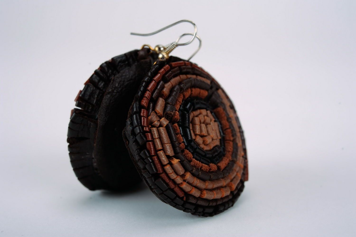 Boucles d'oreilles artisanales en cuir Ethno photo 1