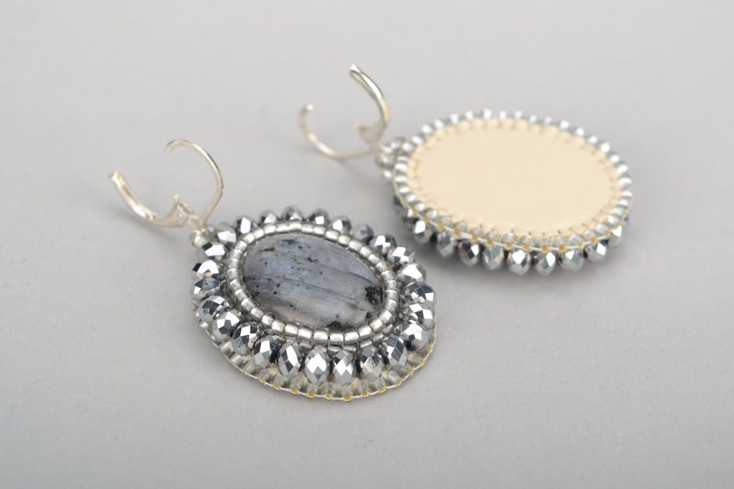 Round earrings with natural stone photo 4