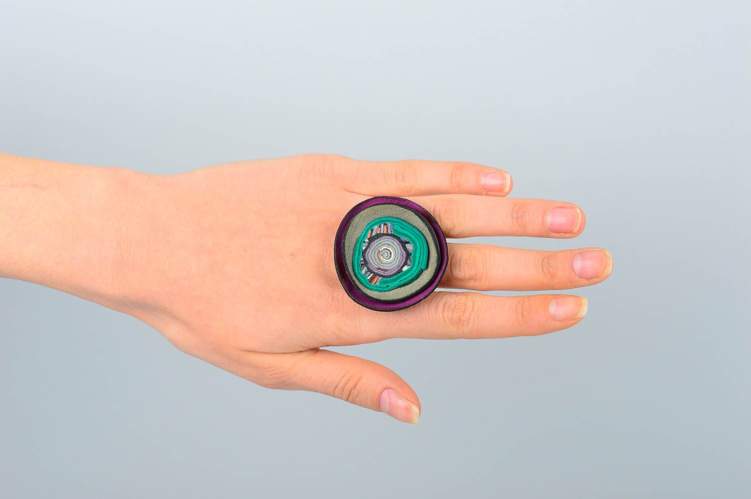 Оригинальное кольцо ручной работы кольцо из кожи стильное украшение из кожи фото 1