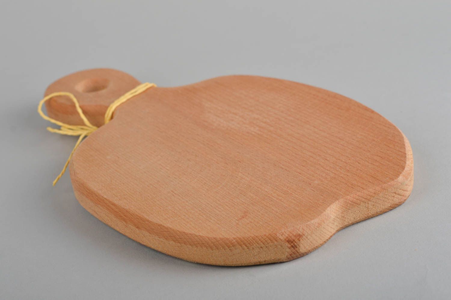 Tabla de cortar de madera utensilio de cocina hecho a mano elemento decorativo foto 4