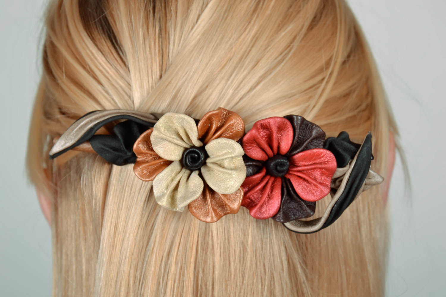 Haarklemme aus Leder mit Blumen foto 5