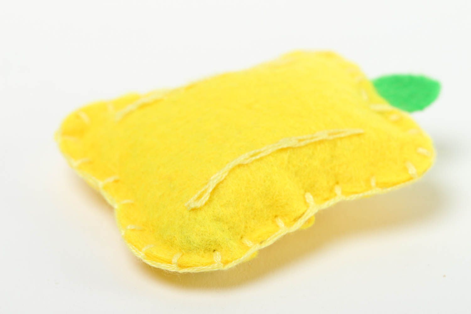 Magnet frigo fait main Aimant original poivron jaune en feutre Décoration frigo photo 2