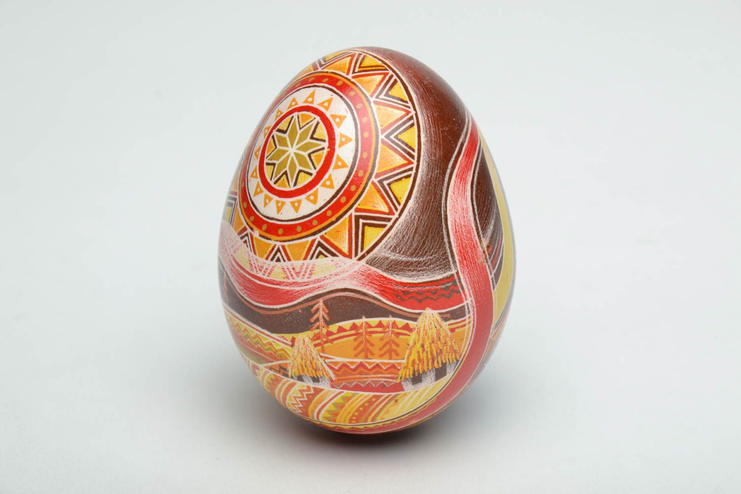 Oeuf de Pâques peint avec ornements grattés fait main décoratif original photo 3
