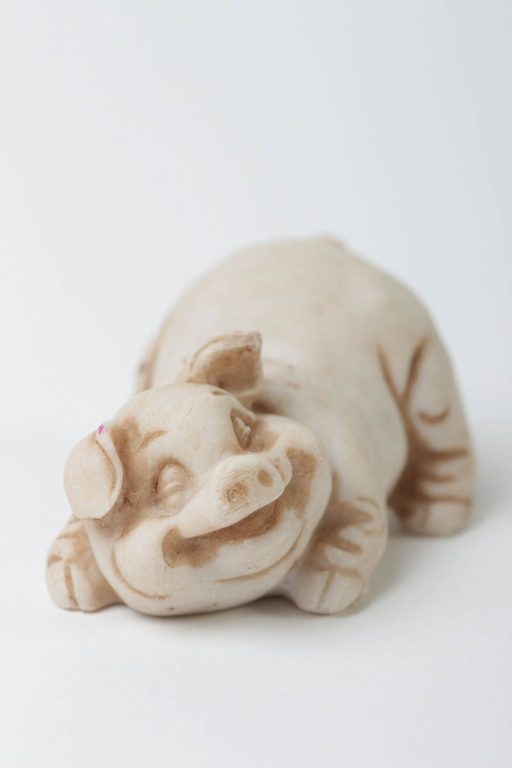 Handmade kleine Dekofigur dekorative Statuette Schwein für Wohnzimmer Deko foto 2