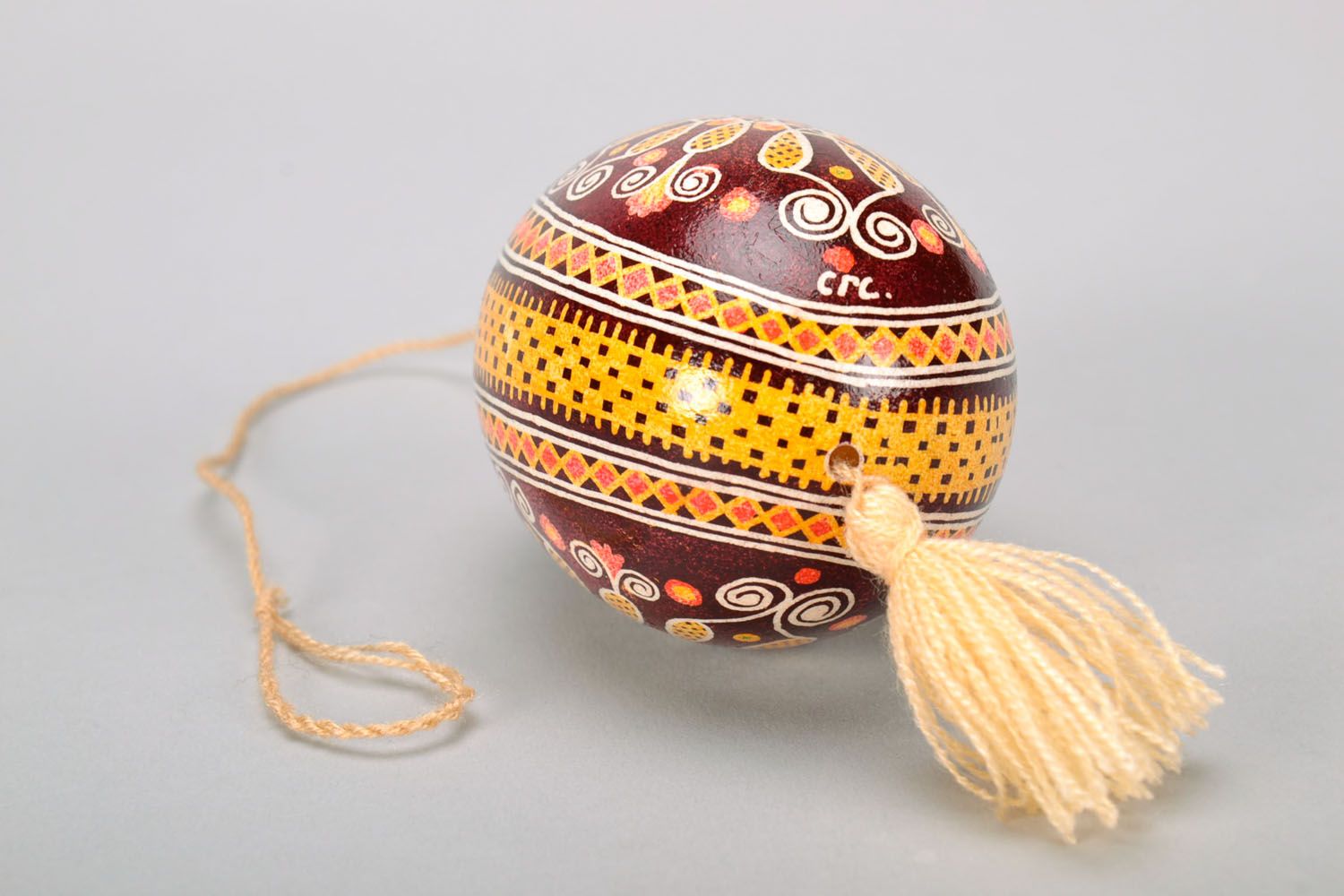 Oeuf de Pâques décoratif fait main original peint avec ornement ethnique photo 4