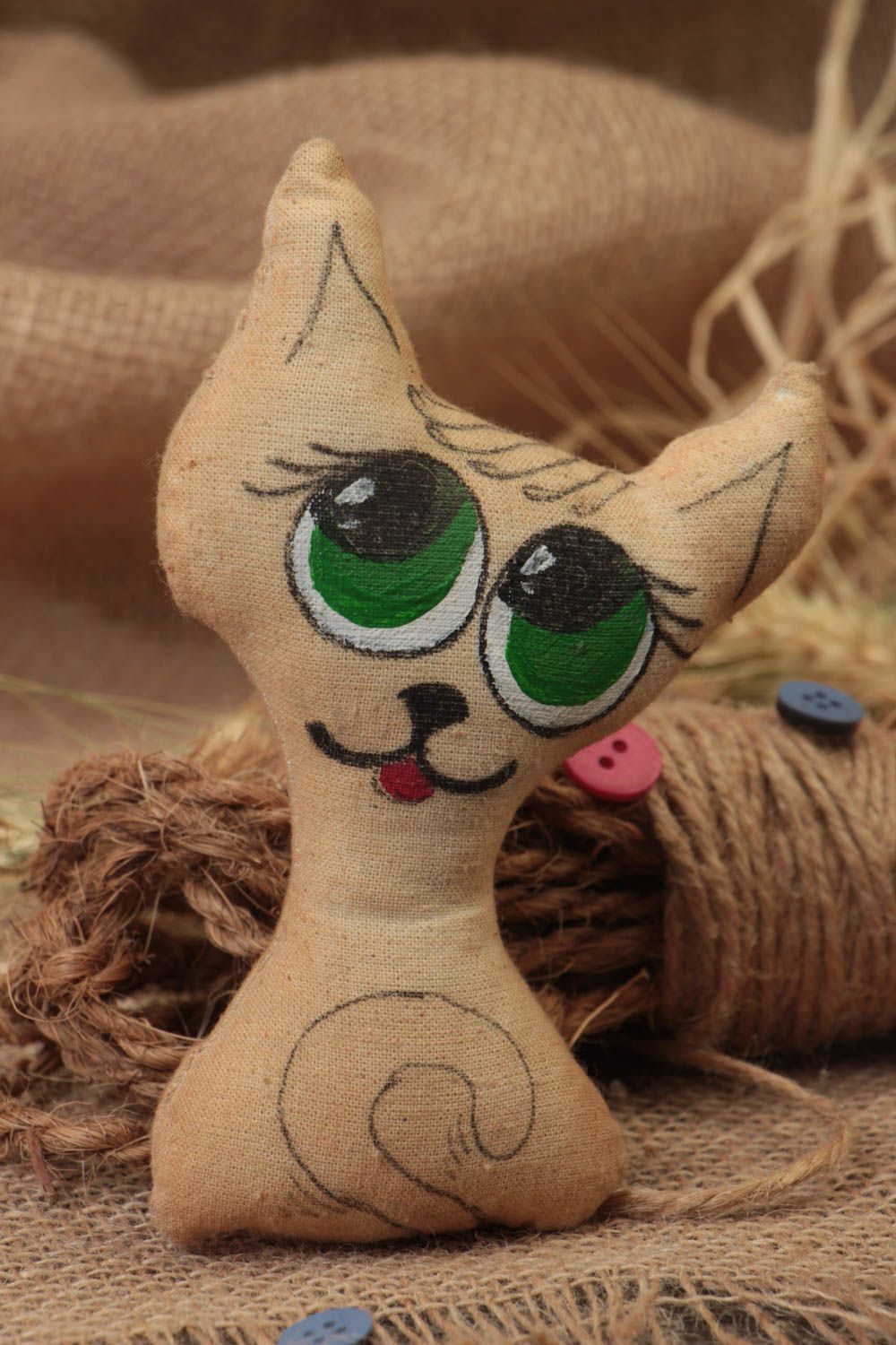 Petite peluche décorative en toile de coton faite main beige chat aux yeux verts photo 1