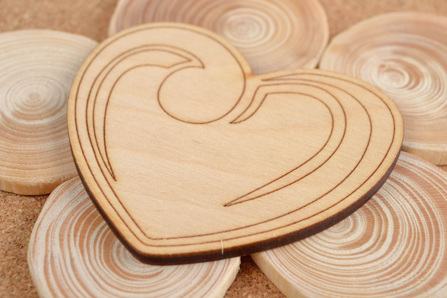 Handmade Figur aus Holz Holzfigur zum Bemalen Holzartikel zum Gestalten Herz foto 1
