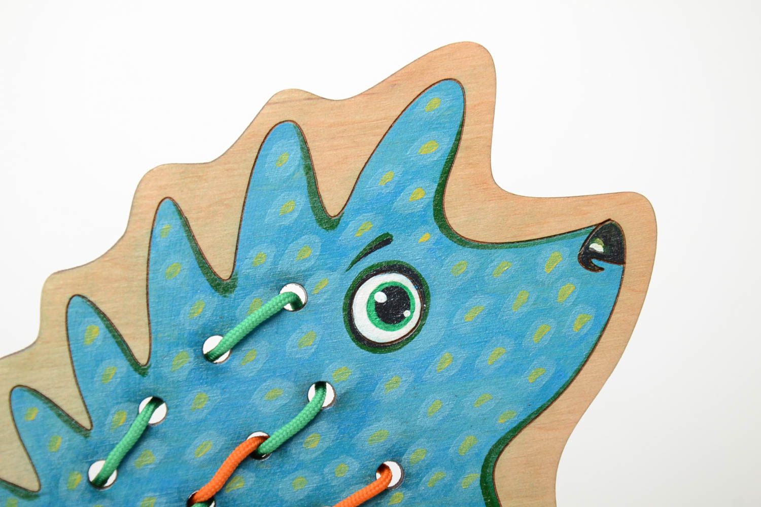 Originelles Holz Spielzeug Igel handmade mit Schnürung für Kleinkinder Lernspiel foto 4