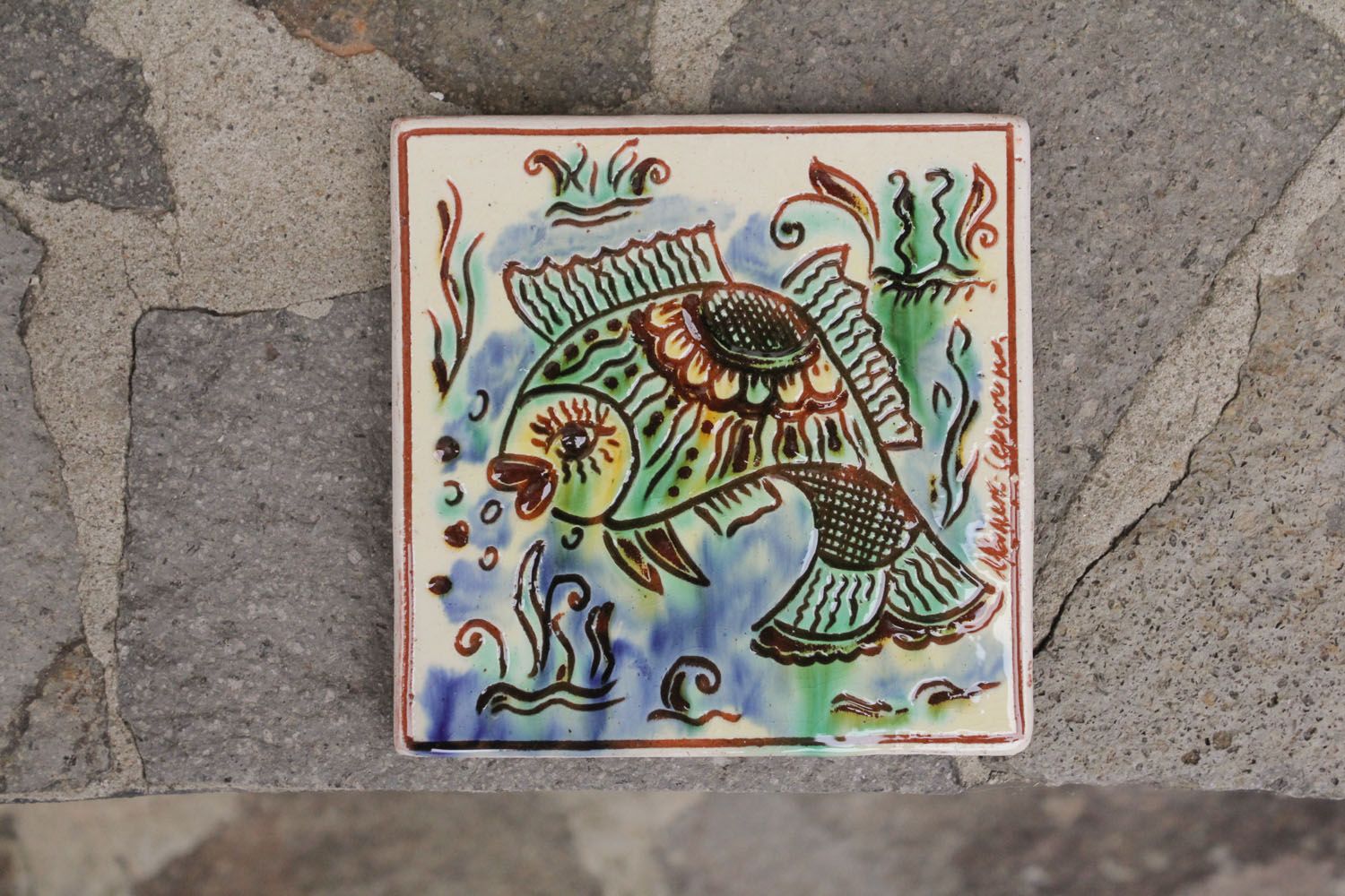 Painel de cerâmica artesanal pintado com tintas naturais em estilo étnico foto 1