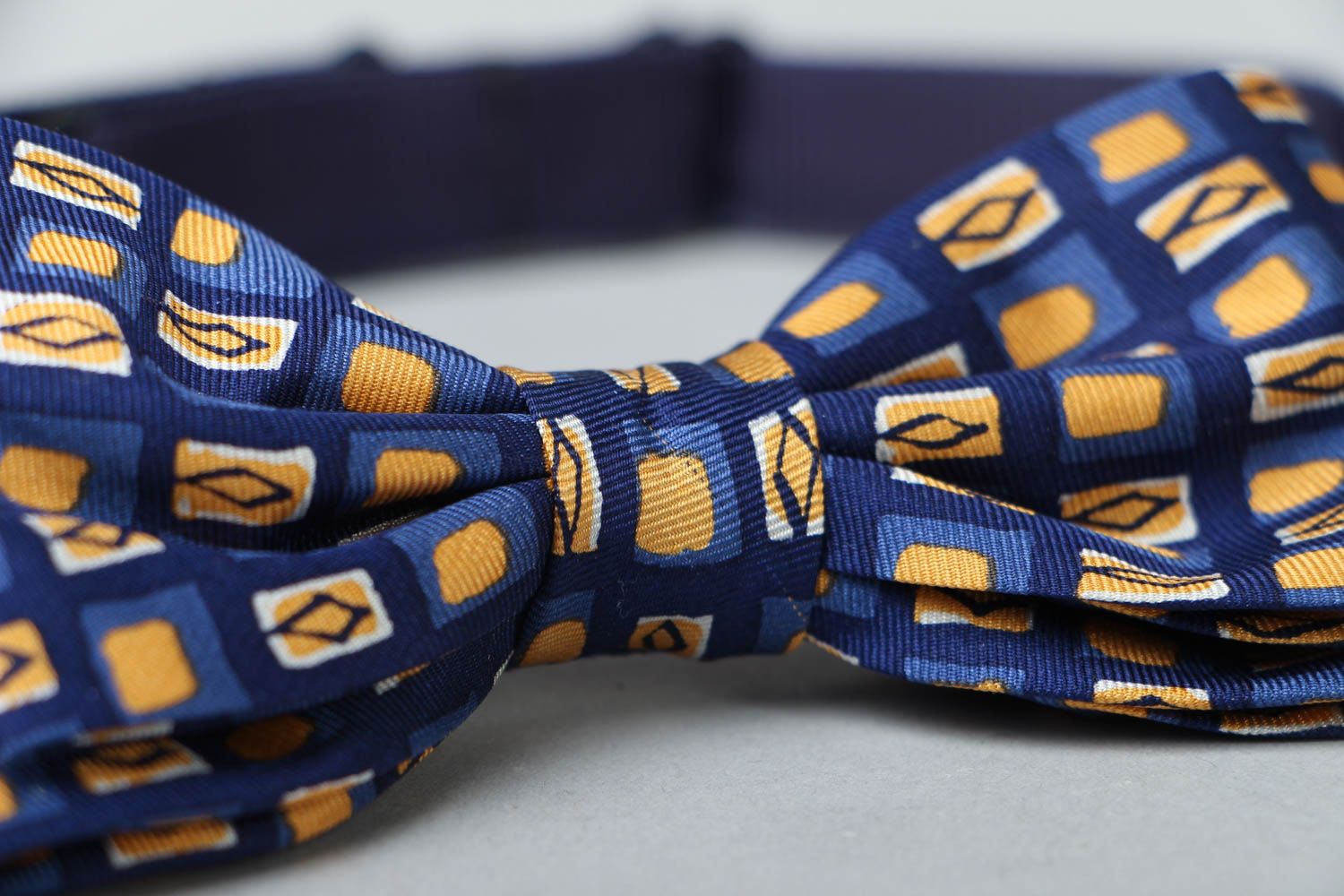 Синий галстук-бабочка ручной работы фото 3
