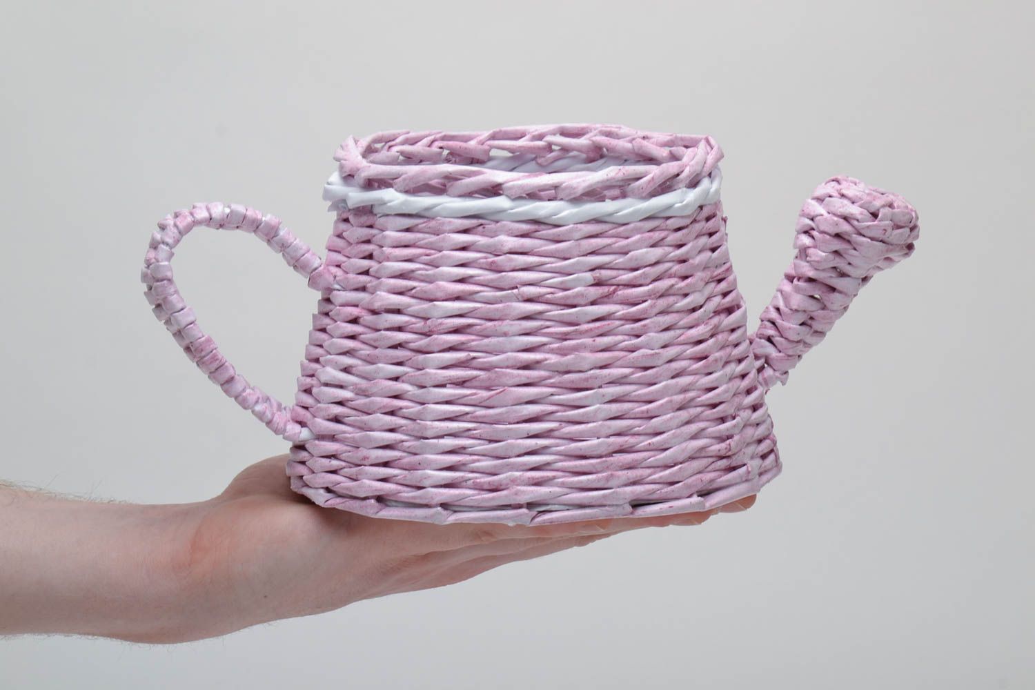 Decorative newspaper woven watering can photo 5