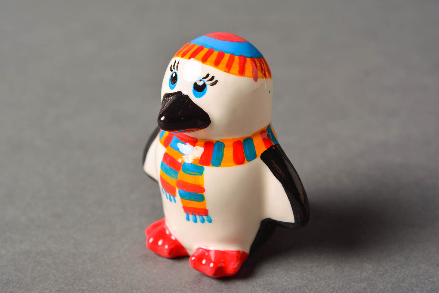 Figur aus Gips handgefertigt Tisch Deko Designer Geschenk Pinguin bemalt foto 3