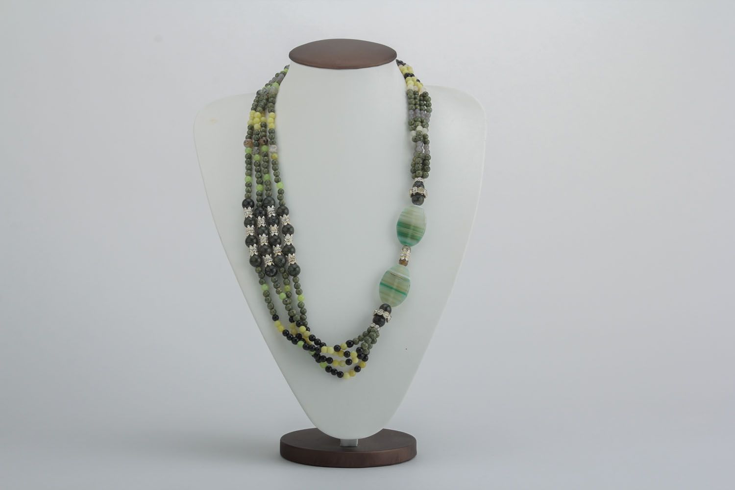 Women's necklace with natural stones photo 1
