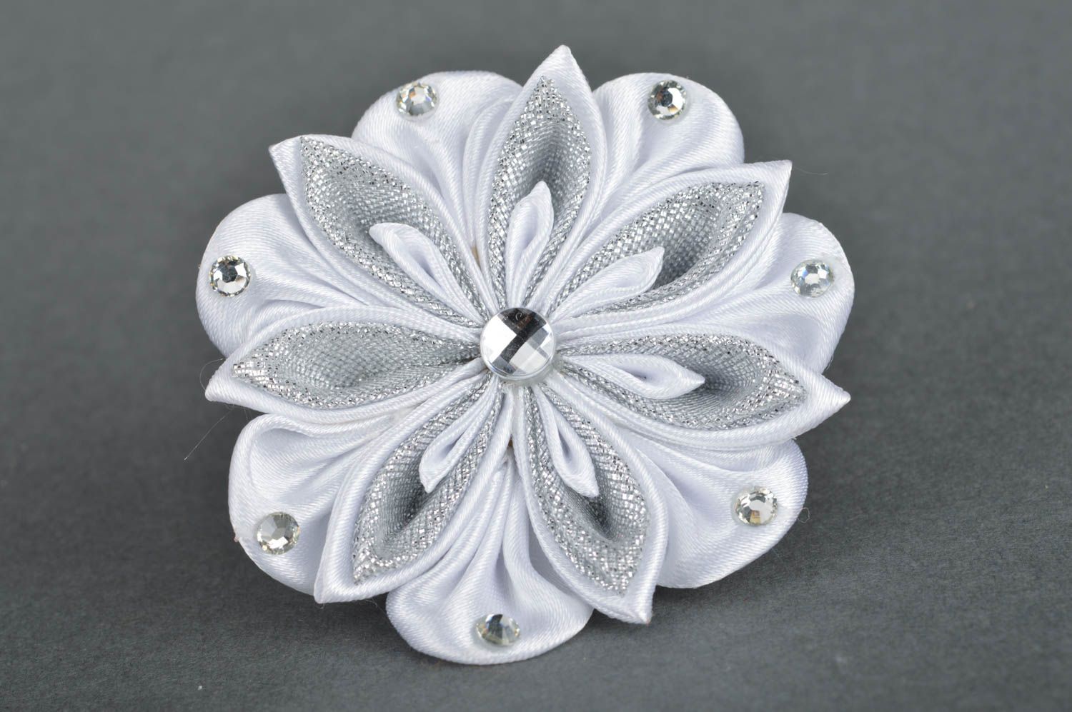 Designer volume handmade silver kanzashi flower hair clip with rhinestones photo 2