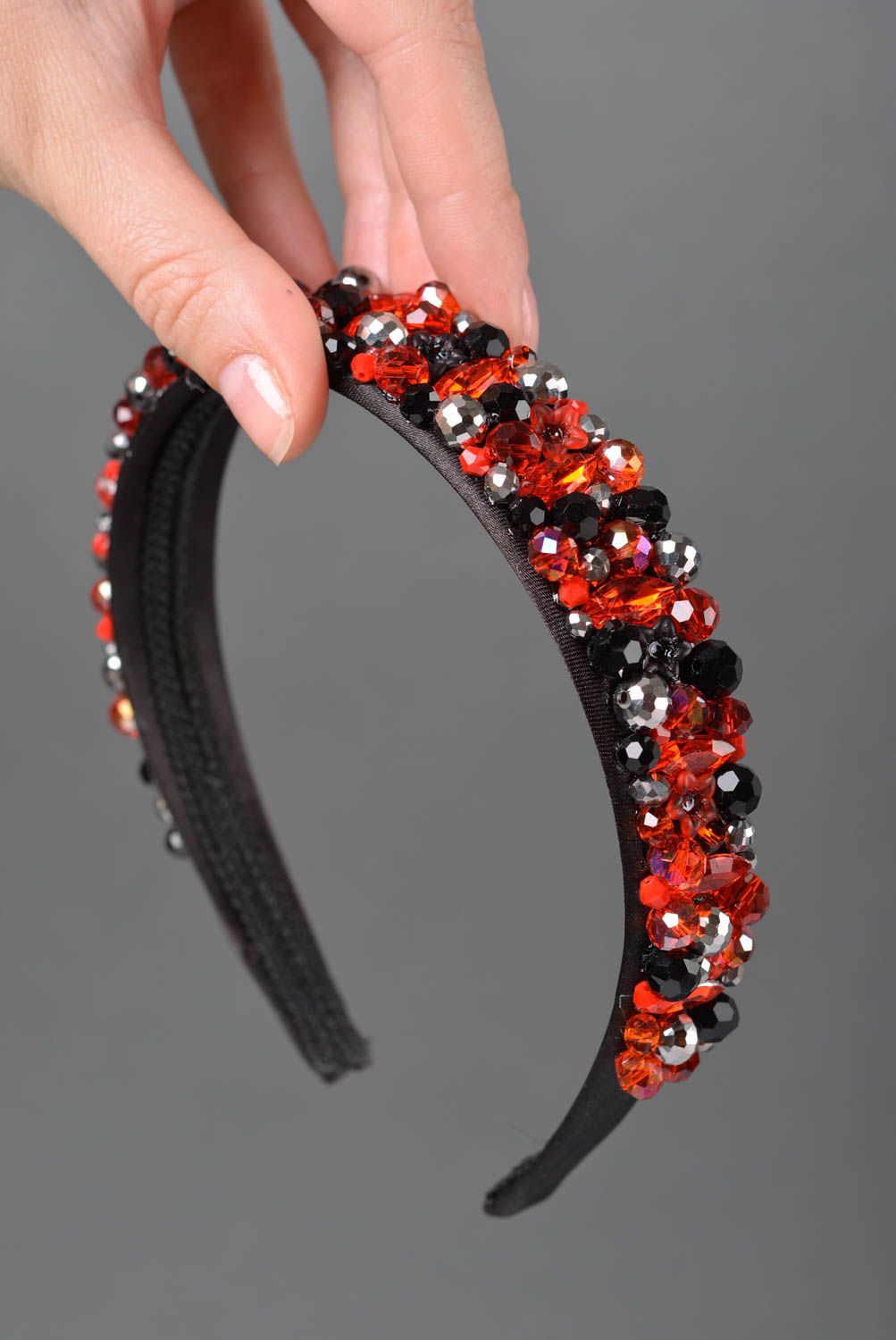 Beautiful handmade red and black wide beaded headband on plastic basis photo 2