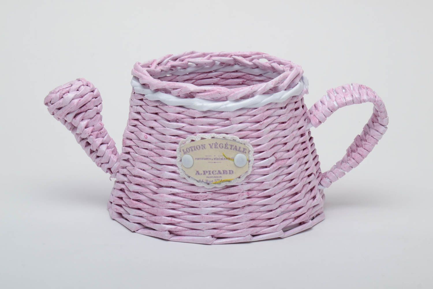 Decorative newspaper woven watering can photo 2