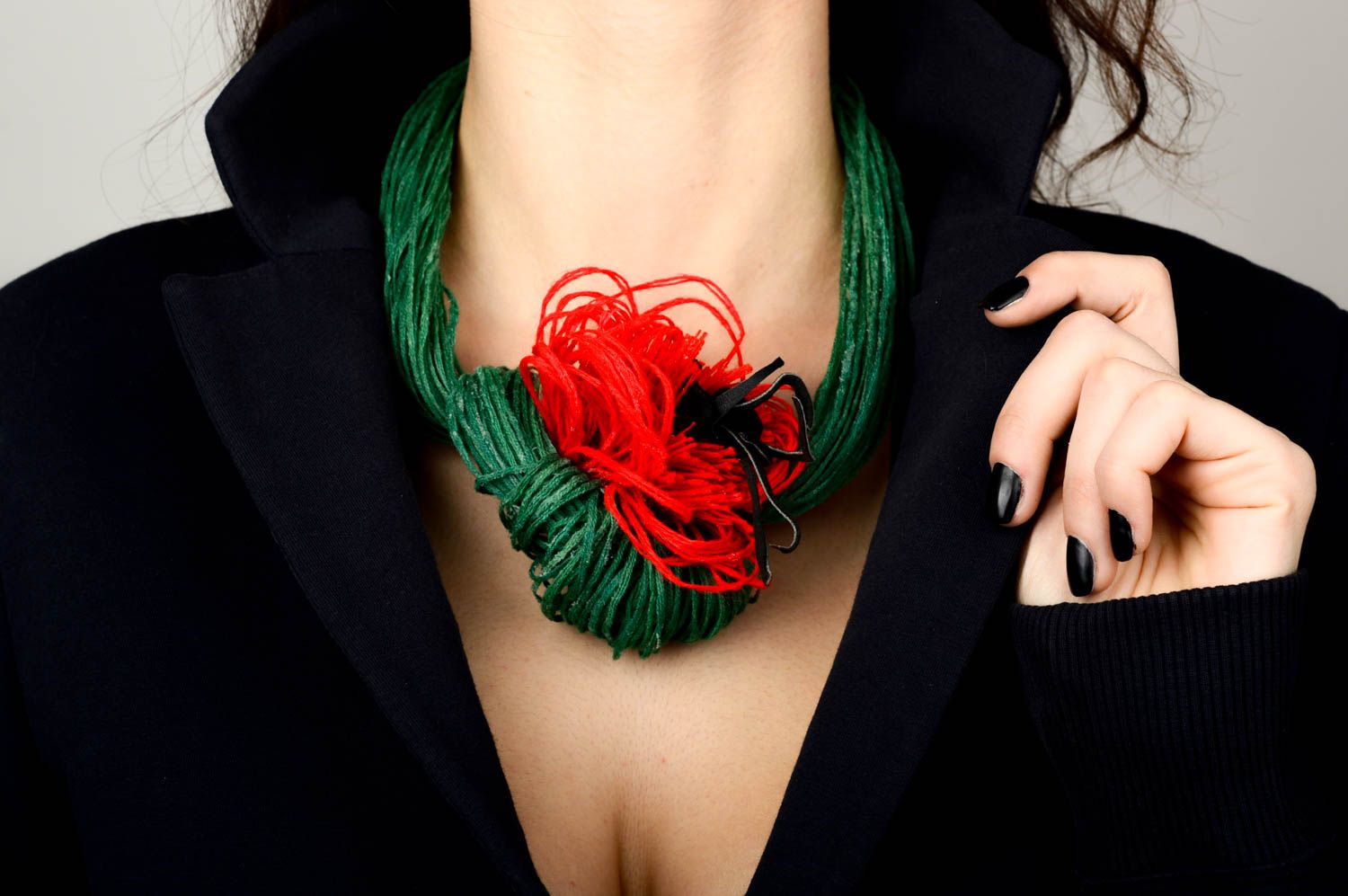 Collier fils Bijou fait main rouge vert massif Accessoire femme cadeau design photo 1