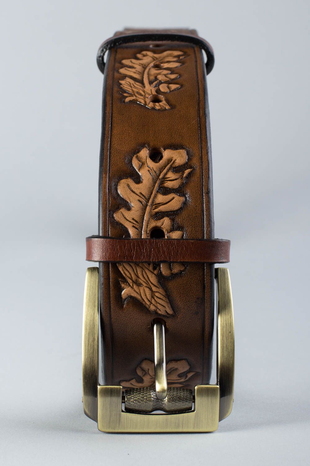 Cinturón de hombre de cuero natural marrón artesanal con hebilla de acero foto 4