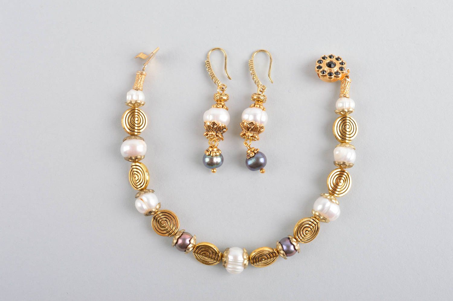 Boucles d'oreilles Bracelet fait main avec perles naturelles Accessoires femme photo 4