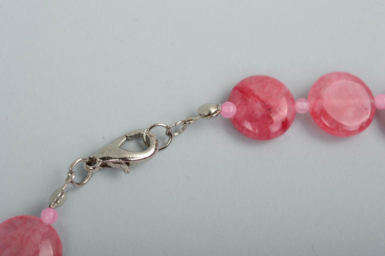 Украшение ручной работы стильное колье кружевное ожерелье розовое красивое фото 3